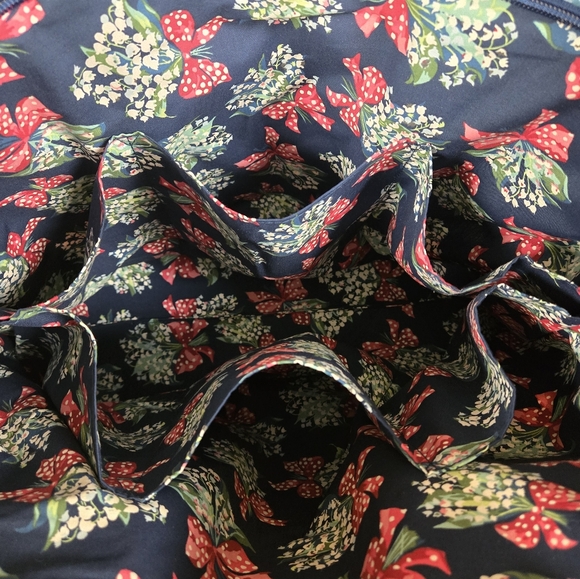 Vera Bradley Vera Tote Bag Rose Toile - Picture 8 of 16